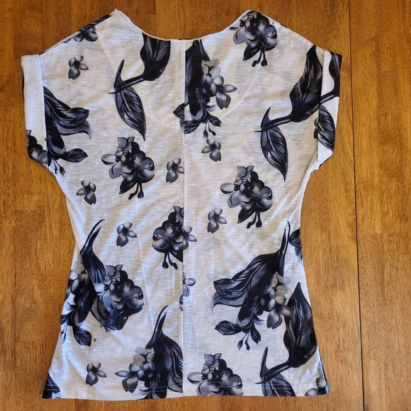 Floral Graphic T-Shirt - Picture 4 of 6